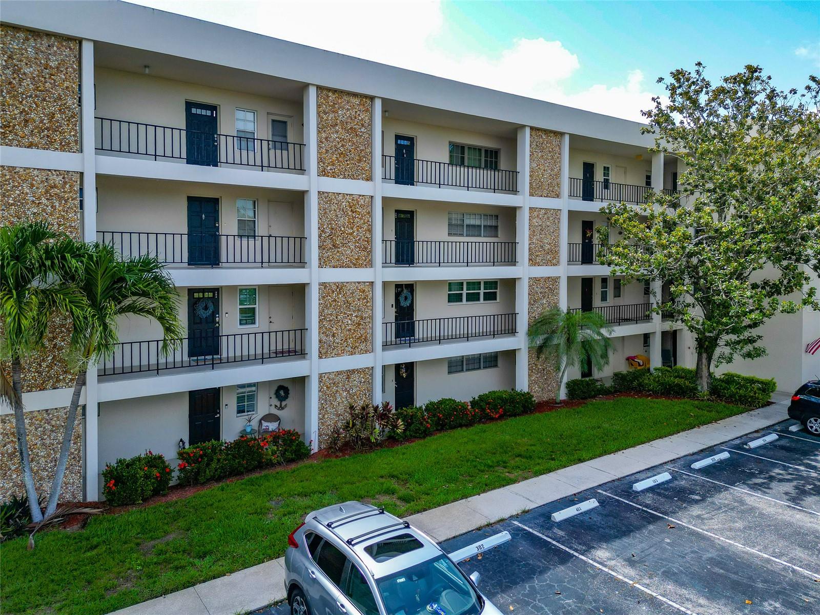 Image 45 of 75 For 7461 Country Club Drive N 203