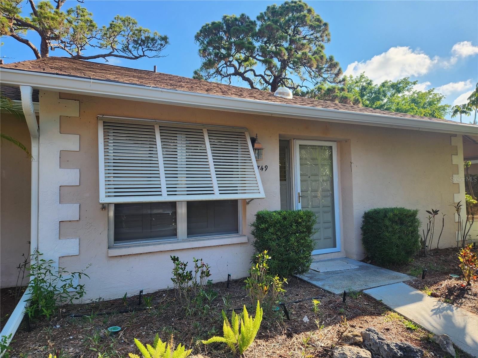 Image 2 of 19 For 749 Jefferson Avenue 749