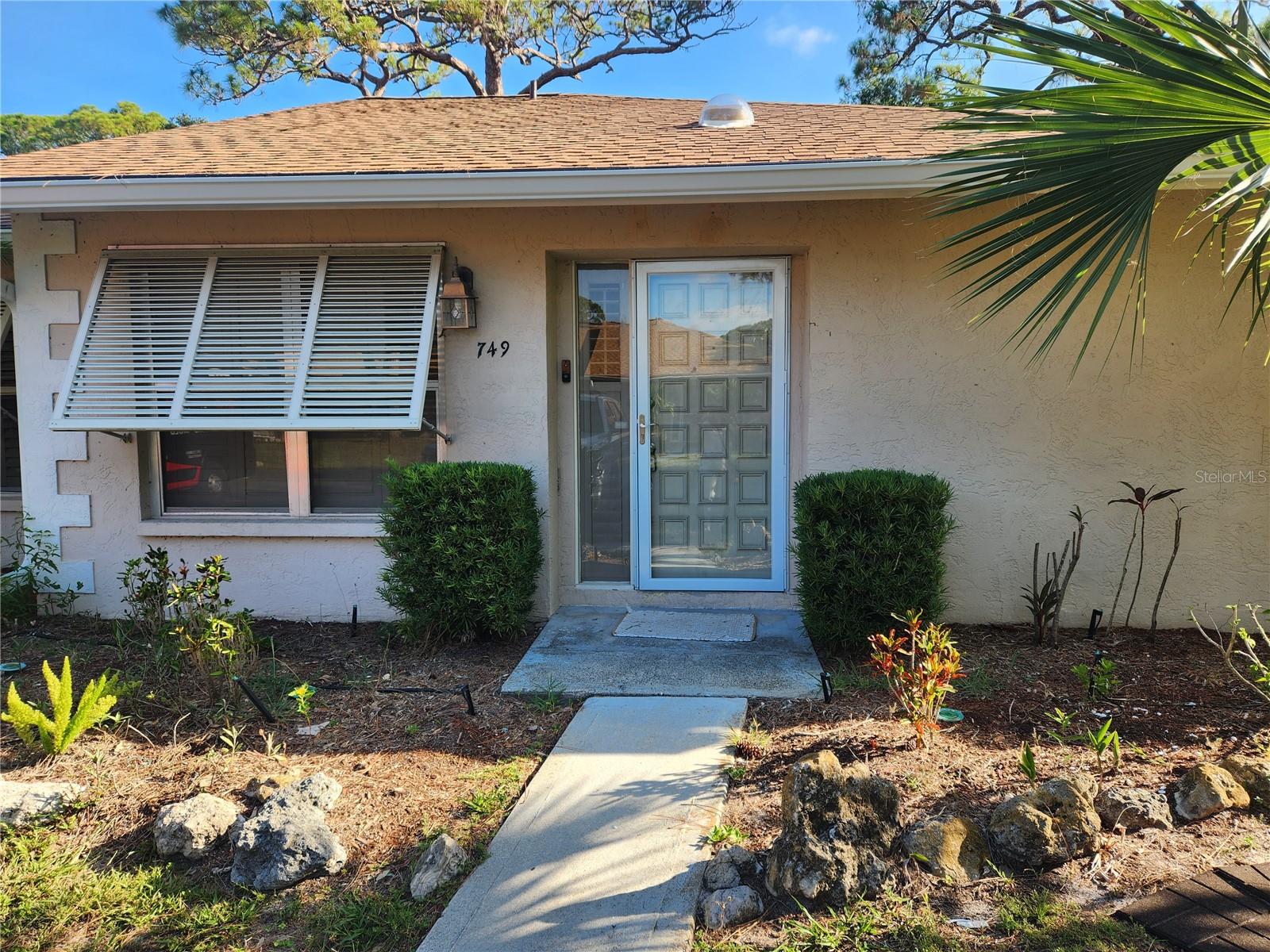 Image 3 of 19 For 749 Jefferson Avenue 749