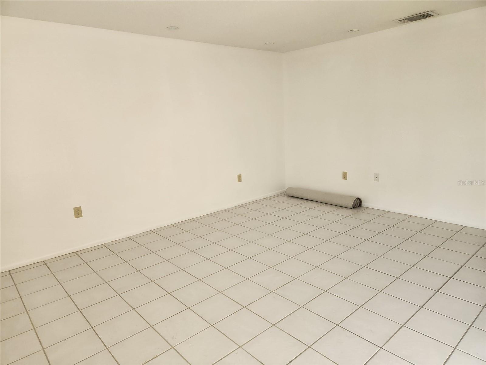 Image 4 of 19 For 749 Jefferson Avenue 749