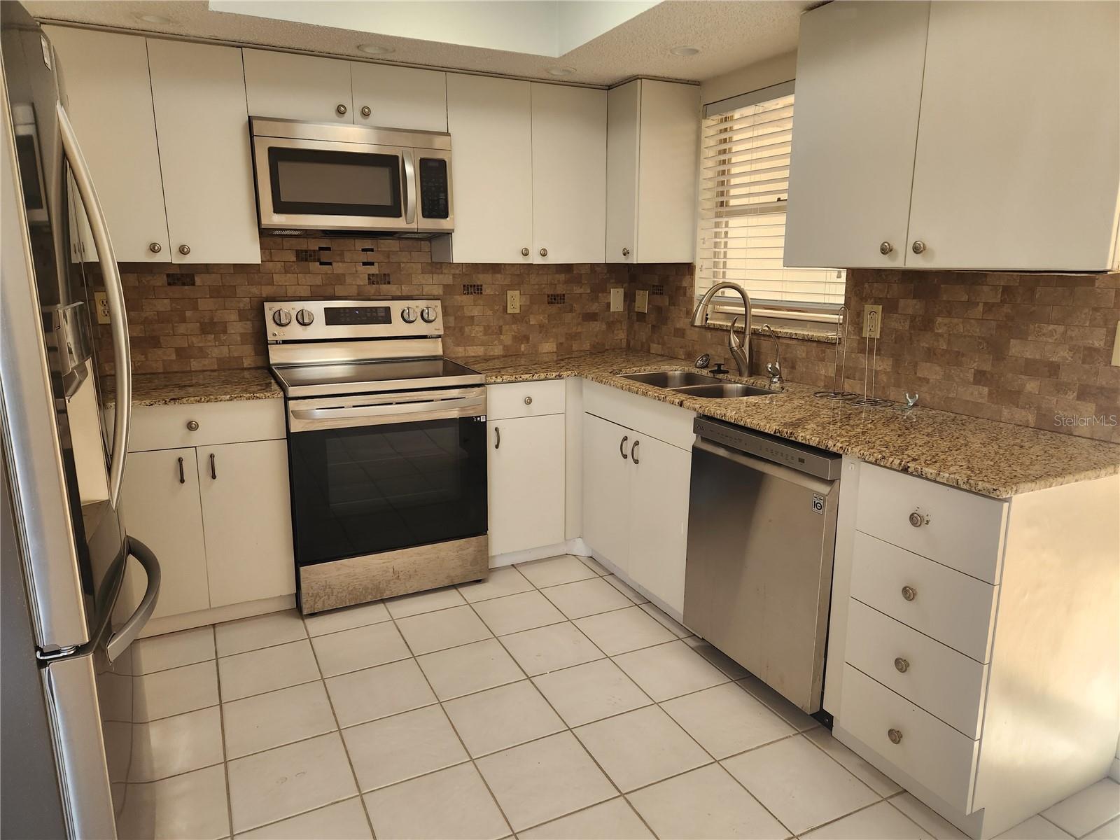 Image 6 of 19 For 749 Jefferson Avenue 749