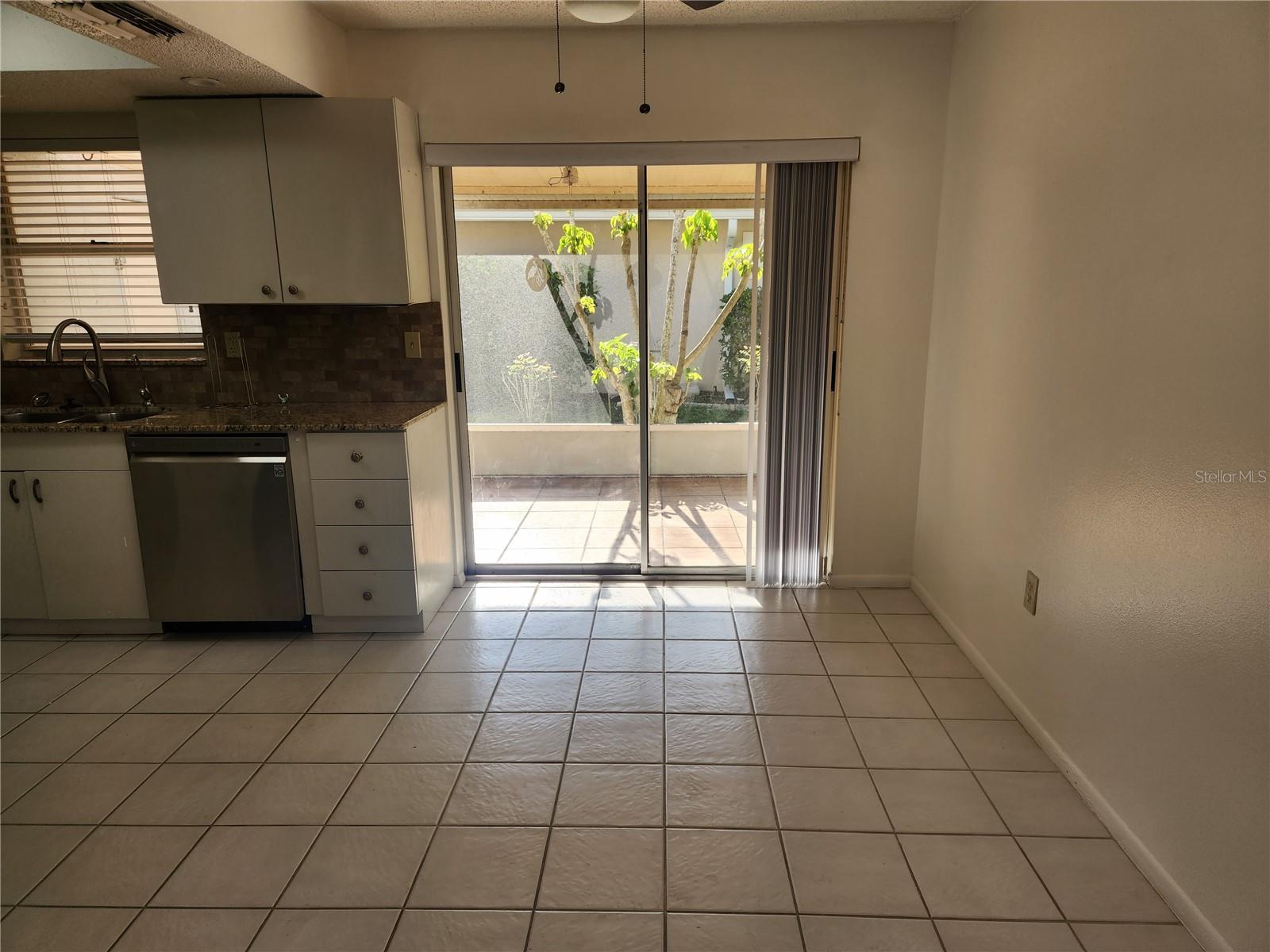Image 7 of 19 For 749 Jefferson Avenue 749