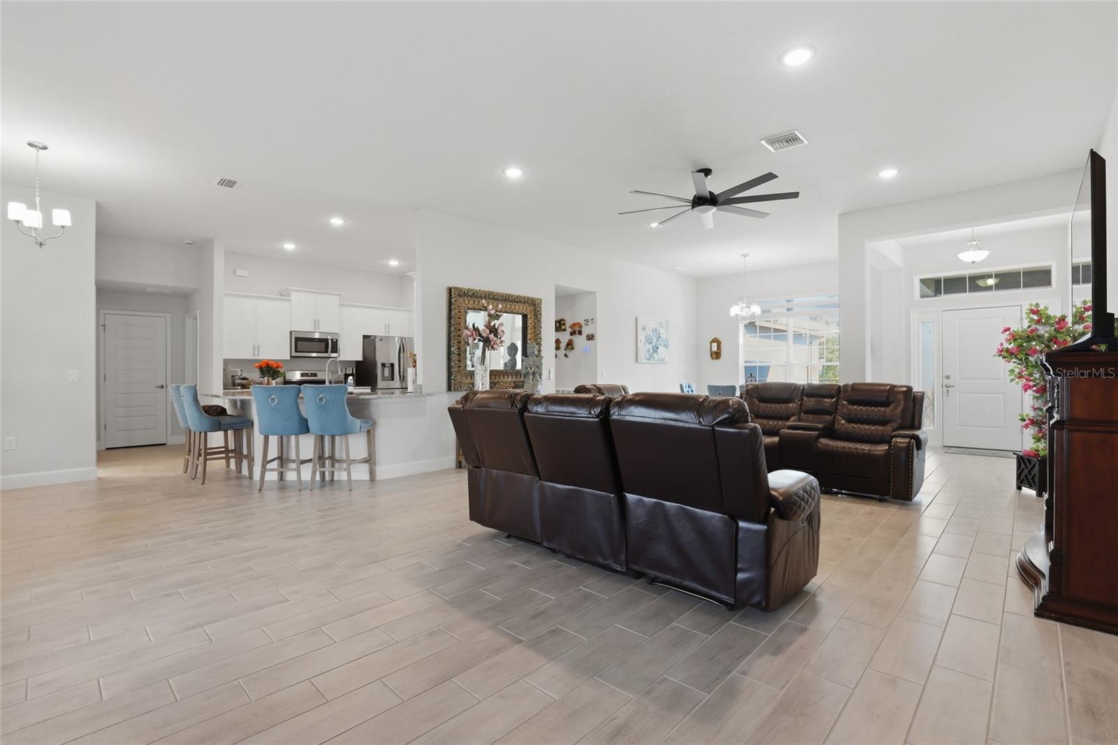 Image 12 of 34 For 14735 Keystone Boulevard