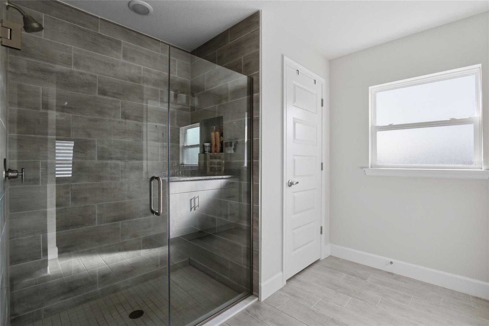 Image 19 of 34 For 14735 Keystone Boulevard