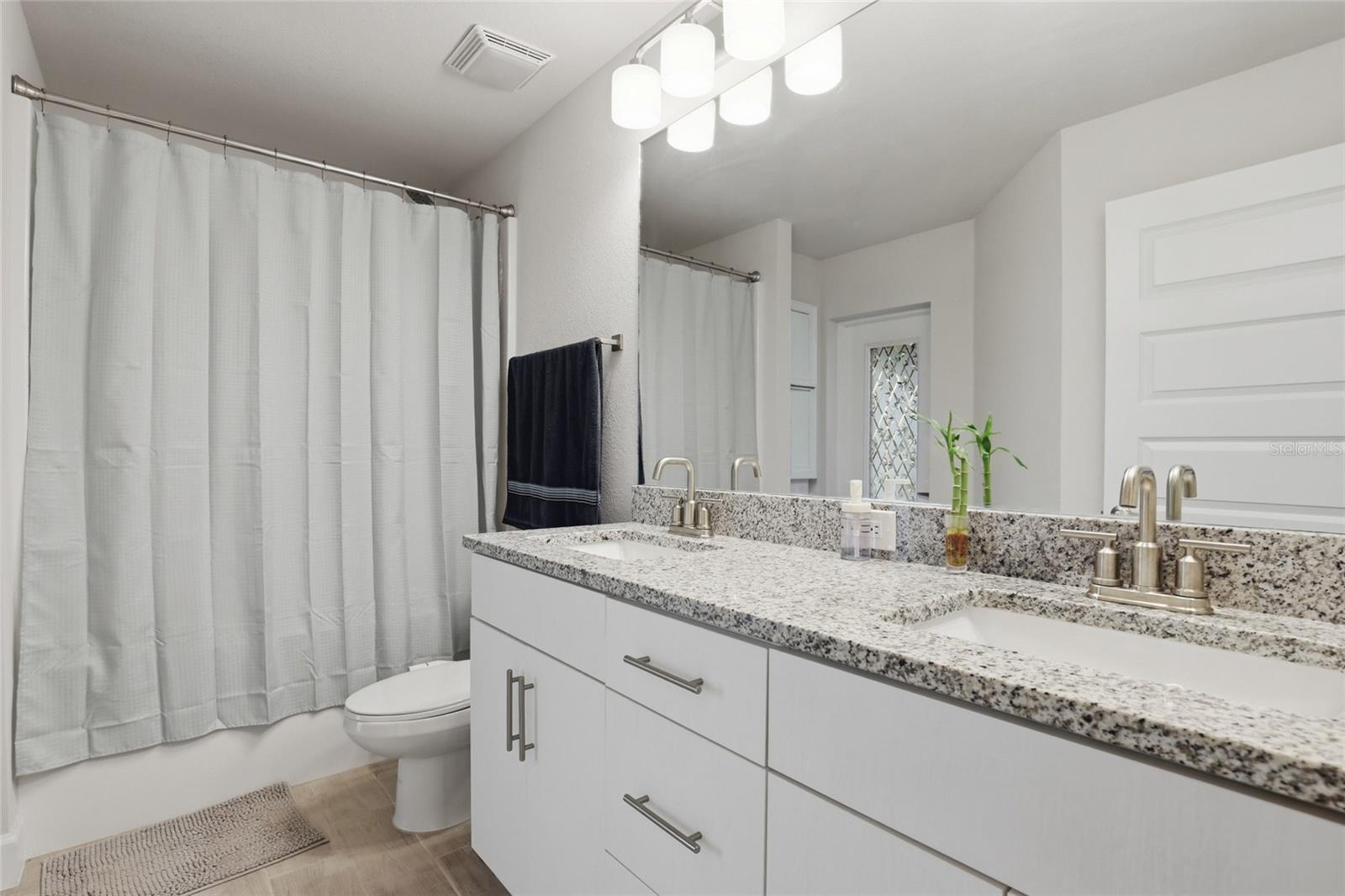 Image 22 of 34 For 14735 Keystone Boulevard