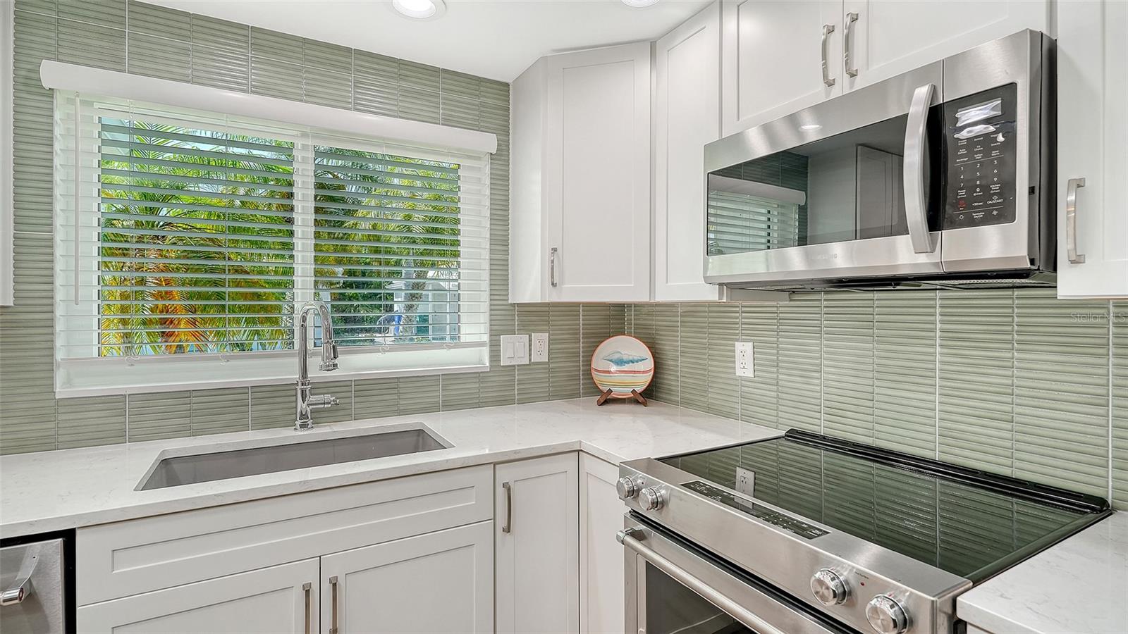 Image 11 of 70 For 703 Spanish Drive S