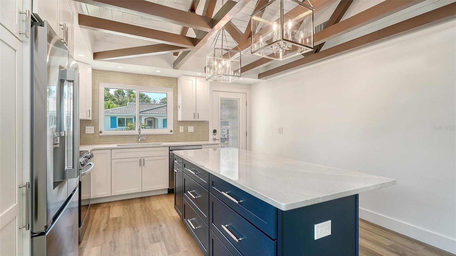 Image 10 of 59 For 711 Spanish Drive S