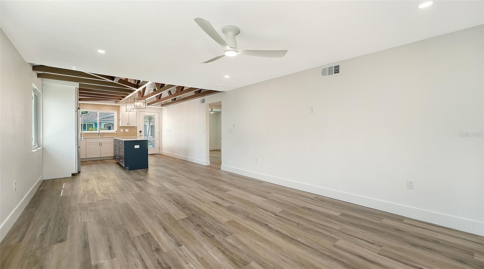 Image 12 of 59 For 711 Spanish Drive S