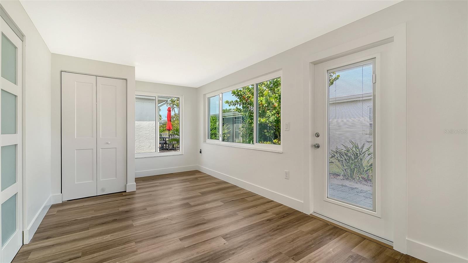 Image 16 of 59 For 711 Spanish Drive S