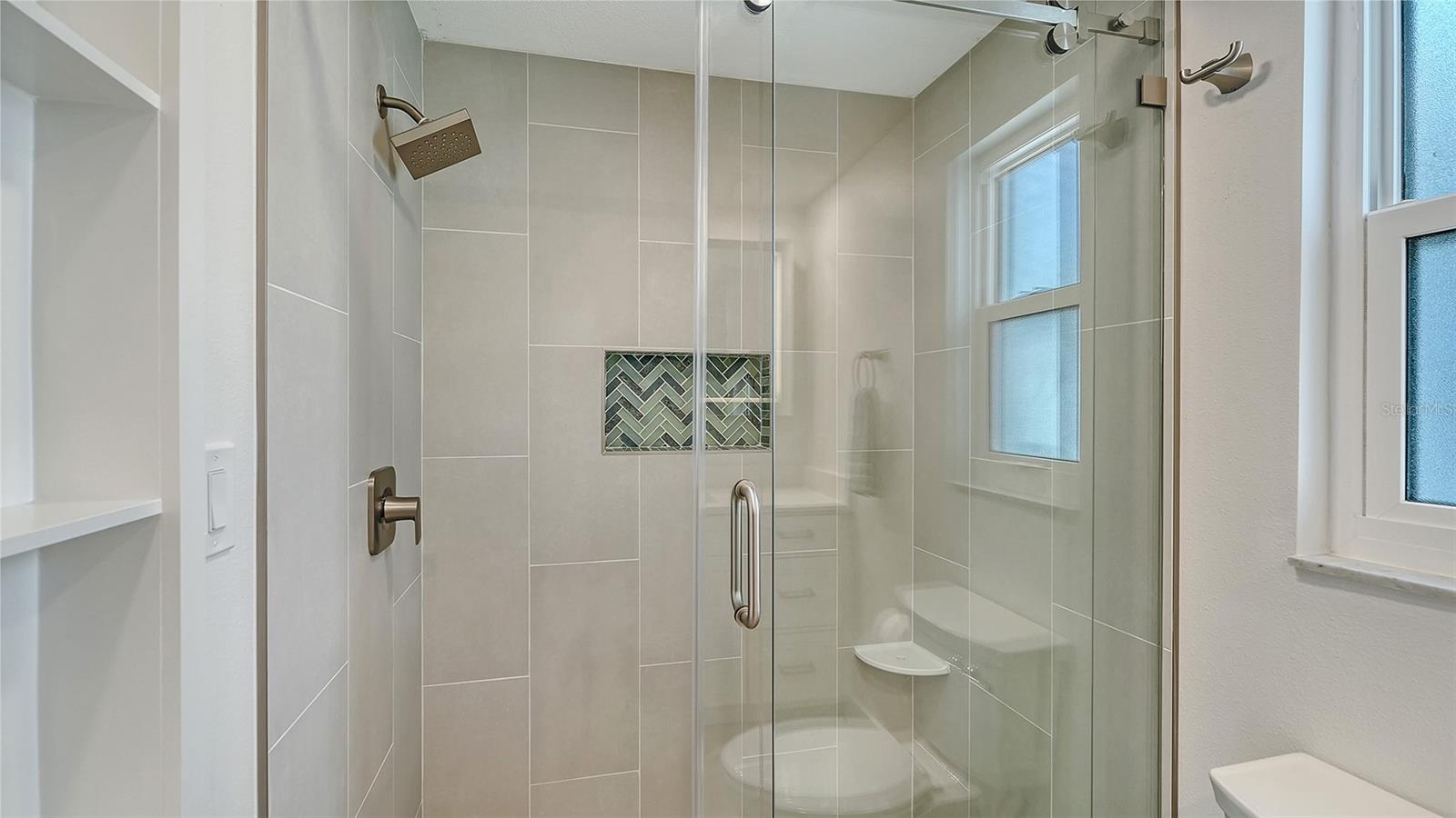 Image 23 of 59 For 711 Spanish Drive S
