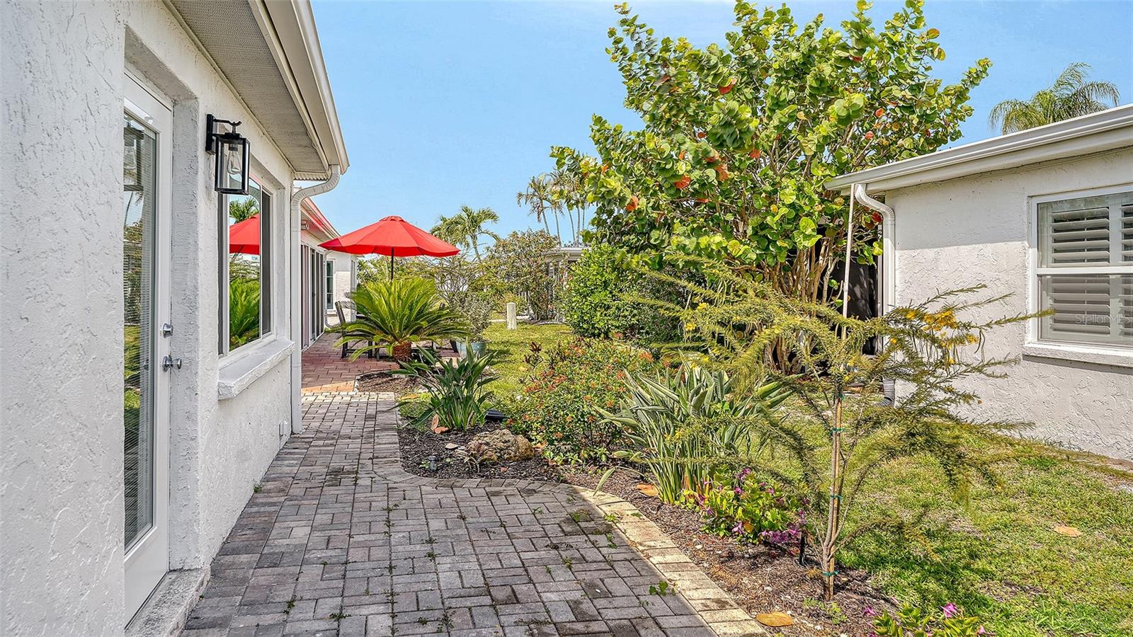 Image 33 of 59 For 711 Spanish Drive S