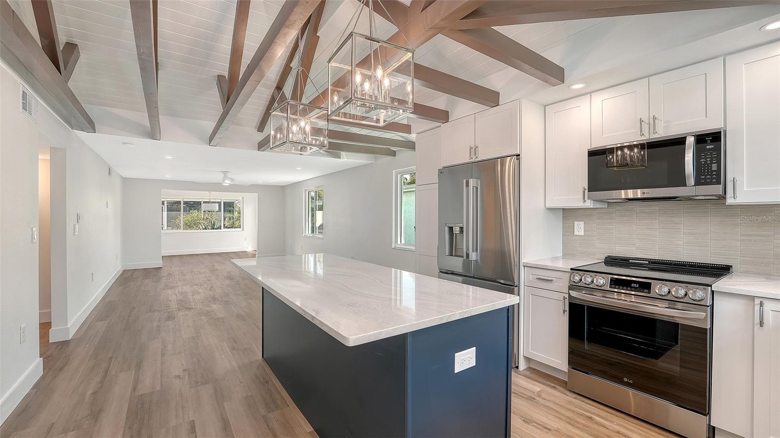 Image 6 of 59 For 711 Spanish Drive S