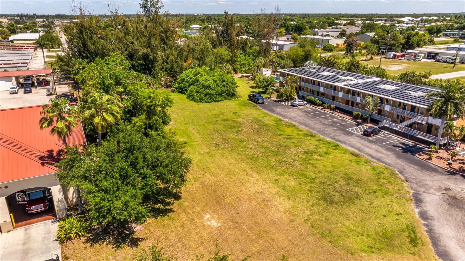 Image 18 of 20 For 1500 Tamiami Trail