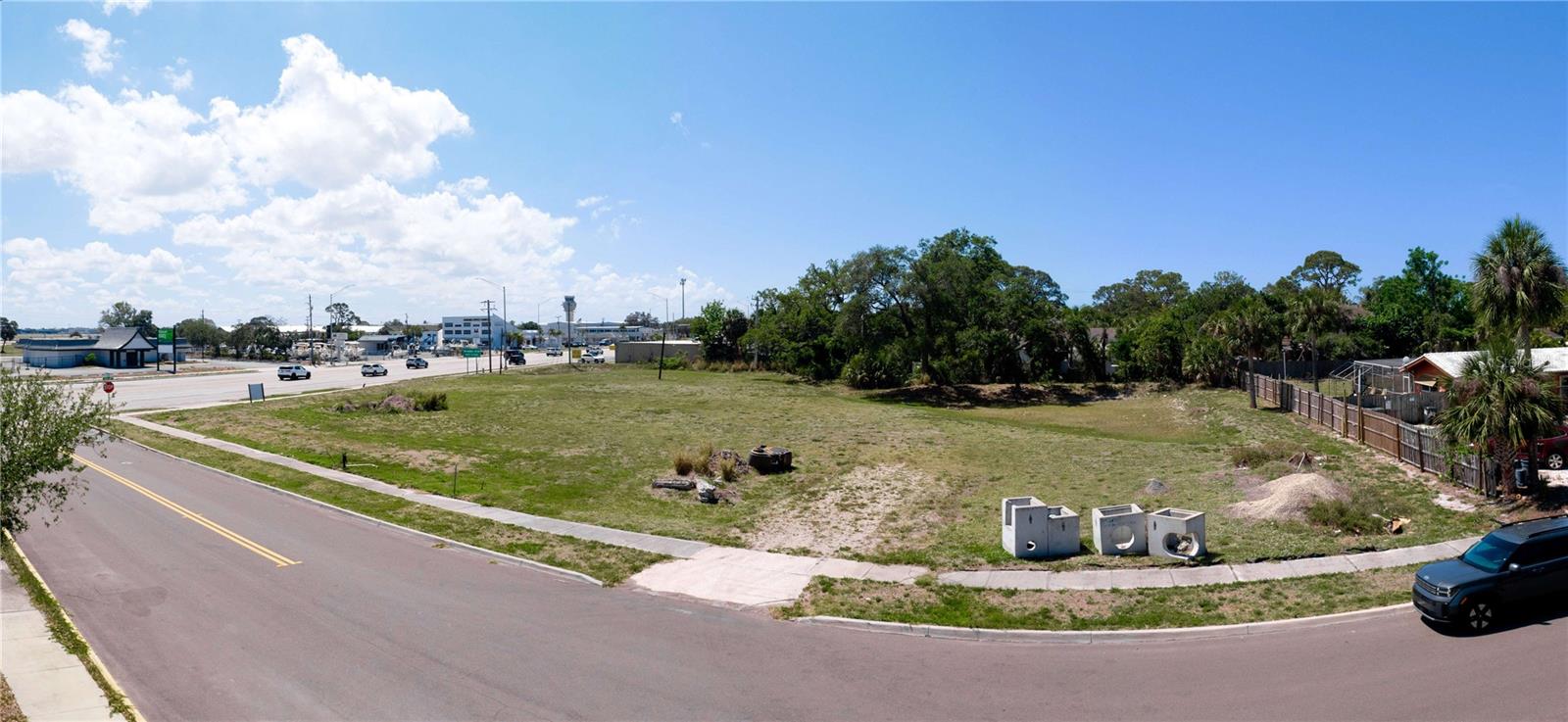 Image 3 of 9 For 7972 Tamiami Trail