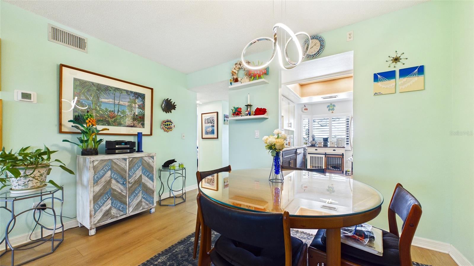 Listing photo id 8 for 5775 Park Street N 410