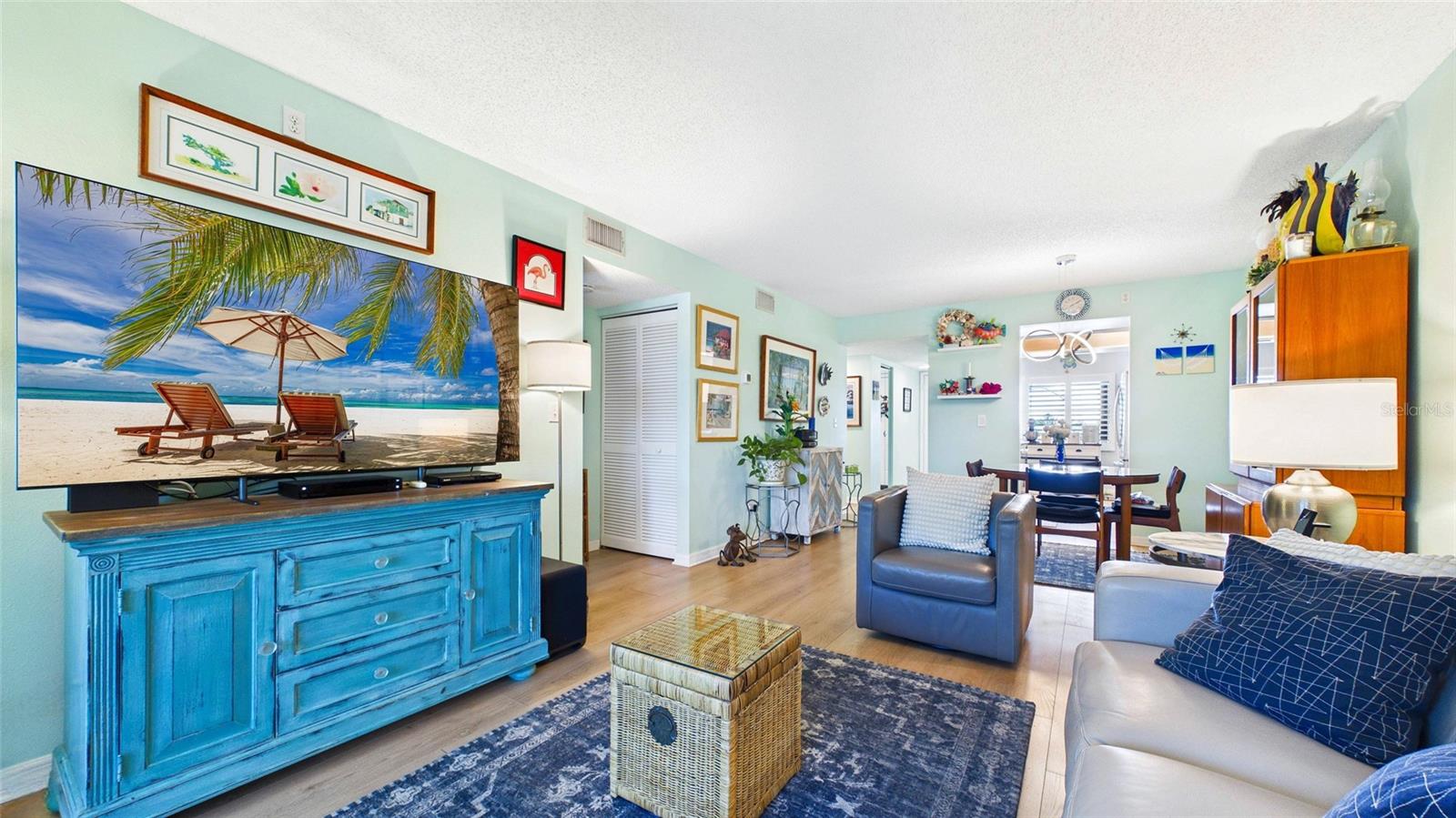 Listing photo id 11 for 5775 Park Street N 410