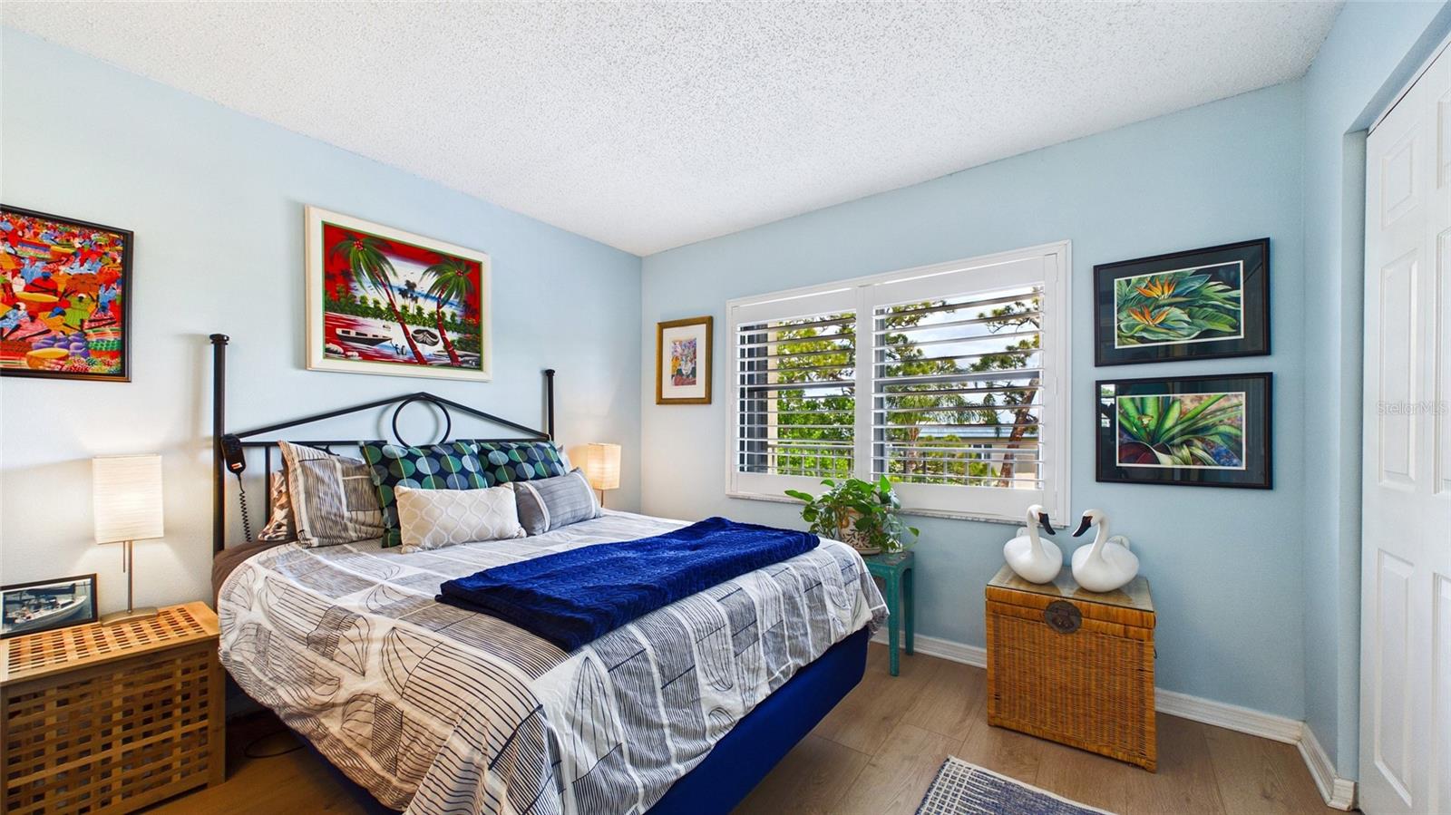 Listing photo id 14 for 5775 Park Street N 410