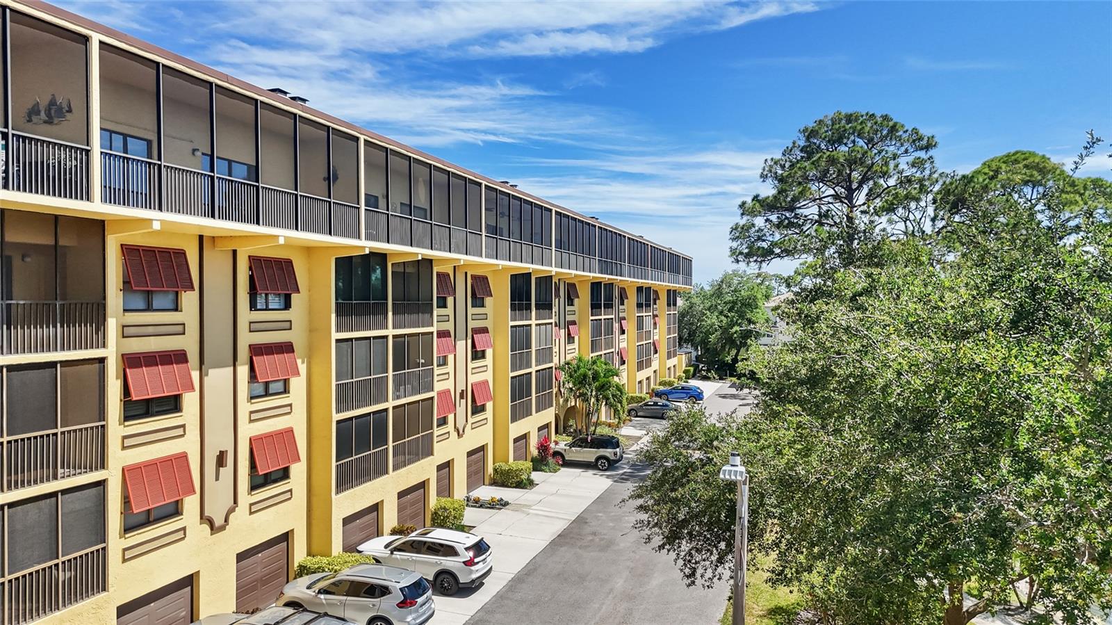 Listing photo id 0 for 5775 Park Street N 410