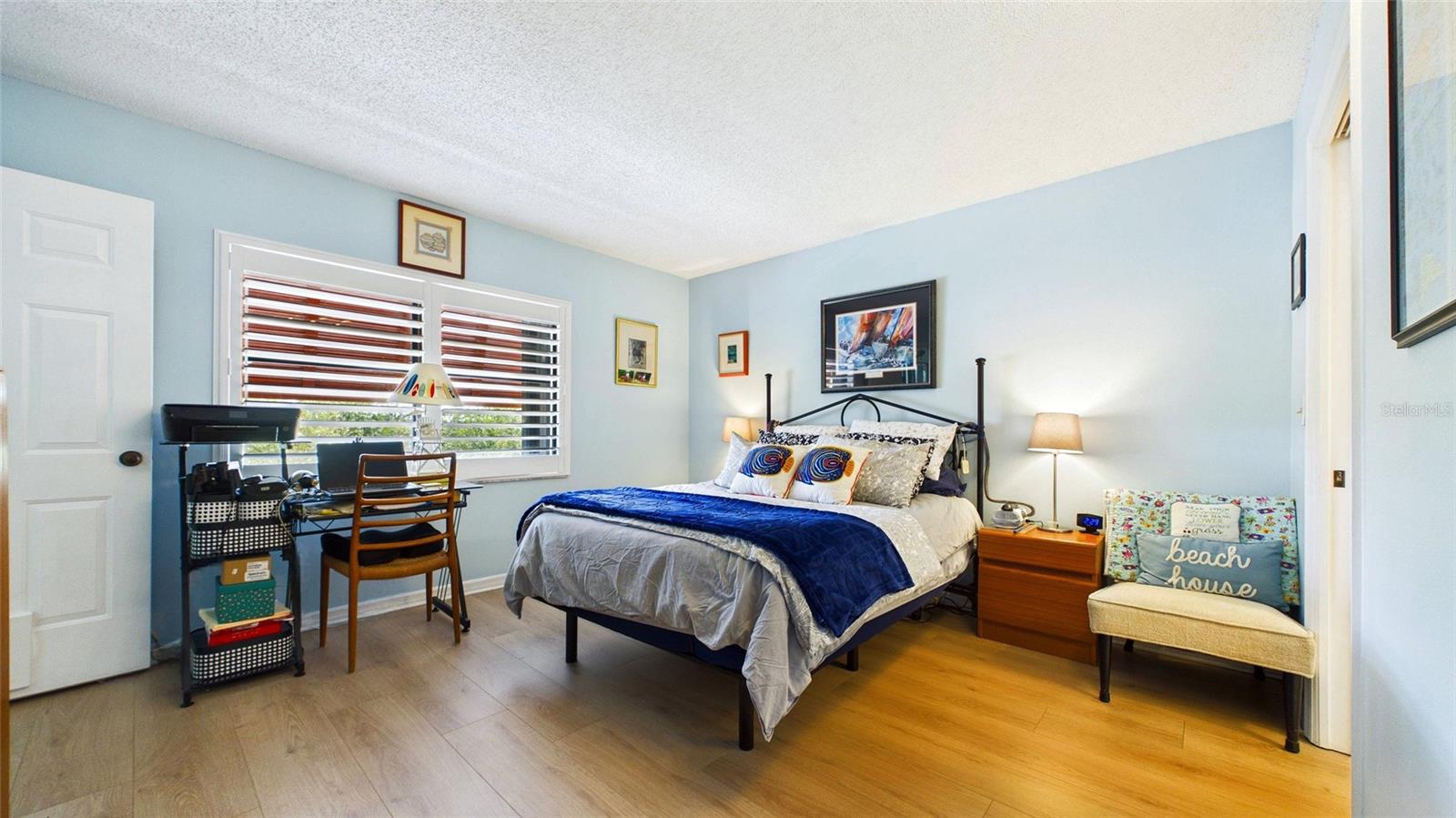 Listing photo id 18 for 5775 Park Street N 410