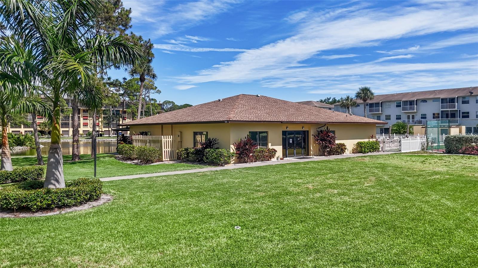 Listing photo id 28 for 5775 Park Street N 410