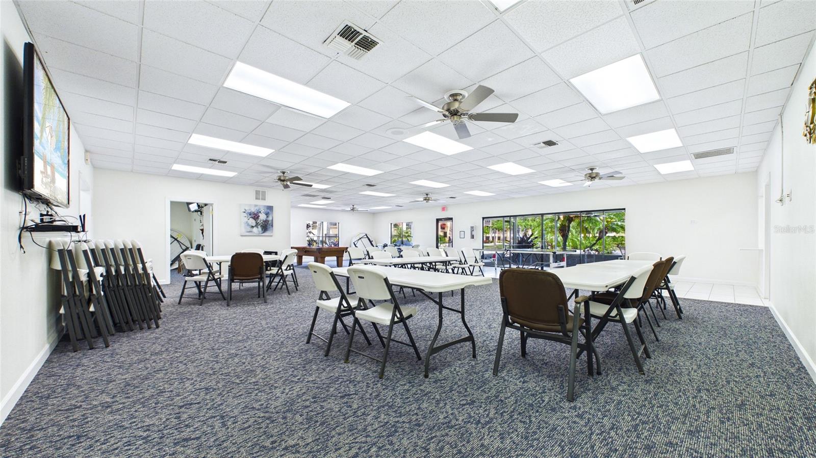Listing photo id 31 for 5775 Park Street N 410