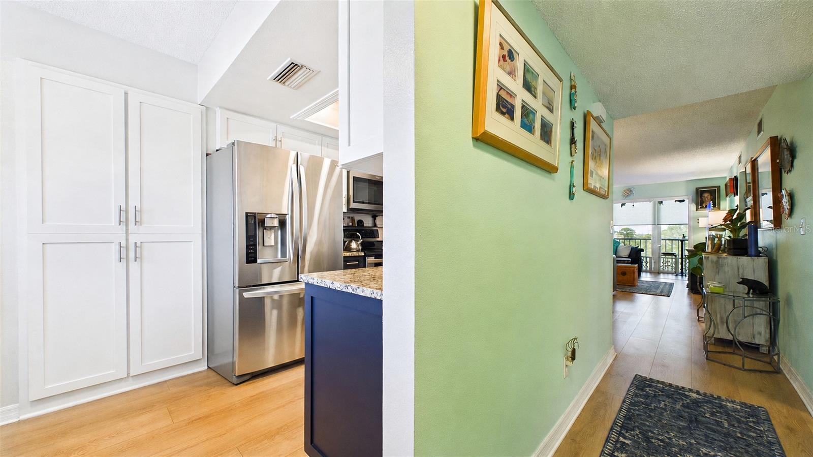 Listing photo id 2 for 5775 Park Street N 410