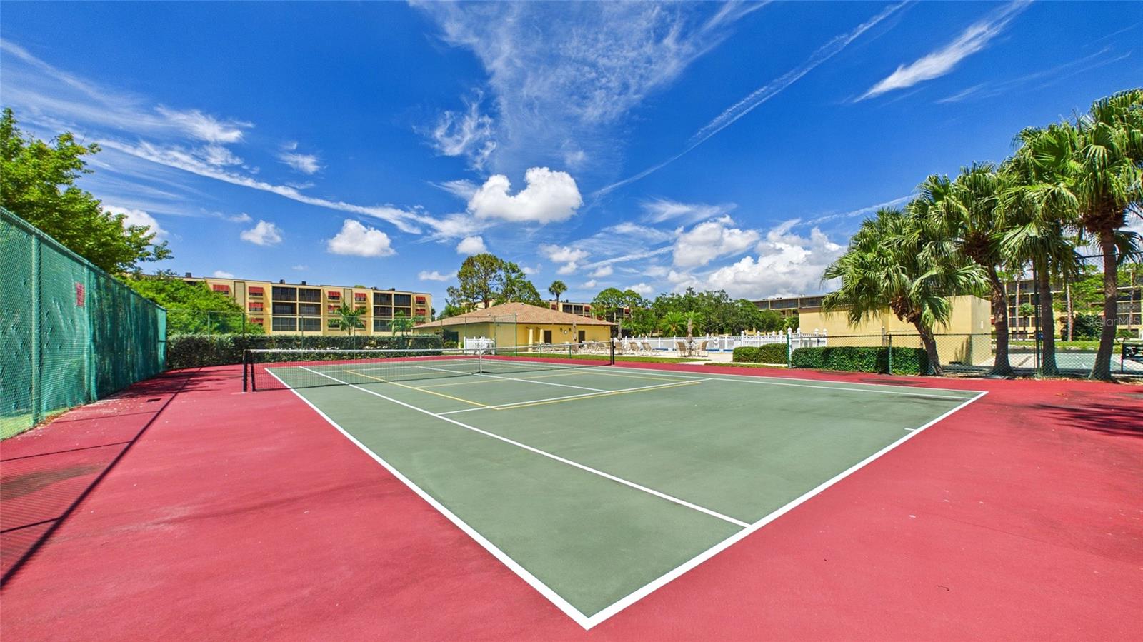 Listing photo id 39 for 5775 Park Street N 410