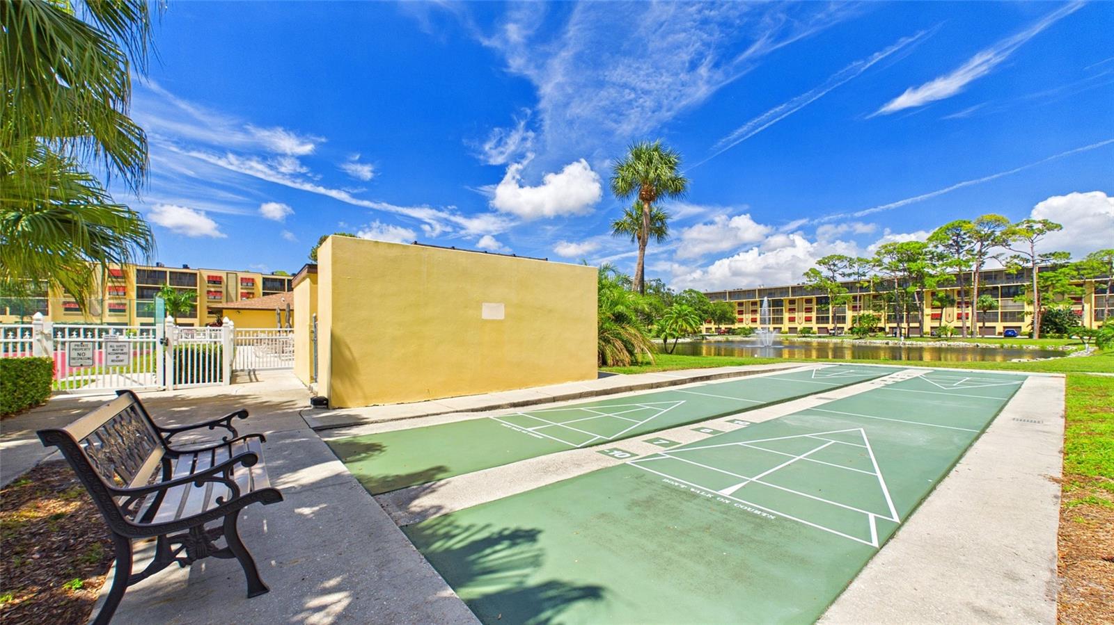 Listing photo id 40 for 5775 Park Street N 410