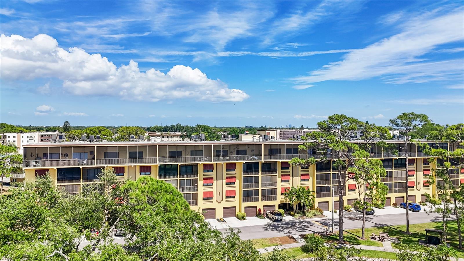 Listing photo id 41 for 5775 Park Street N 410