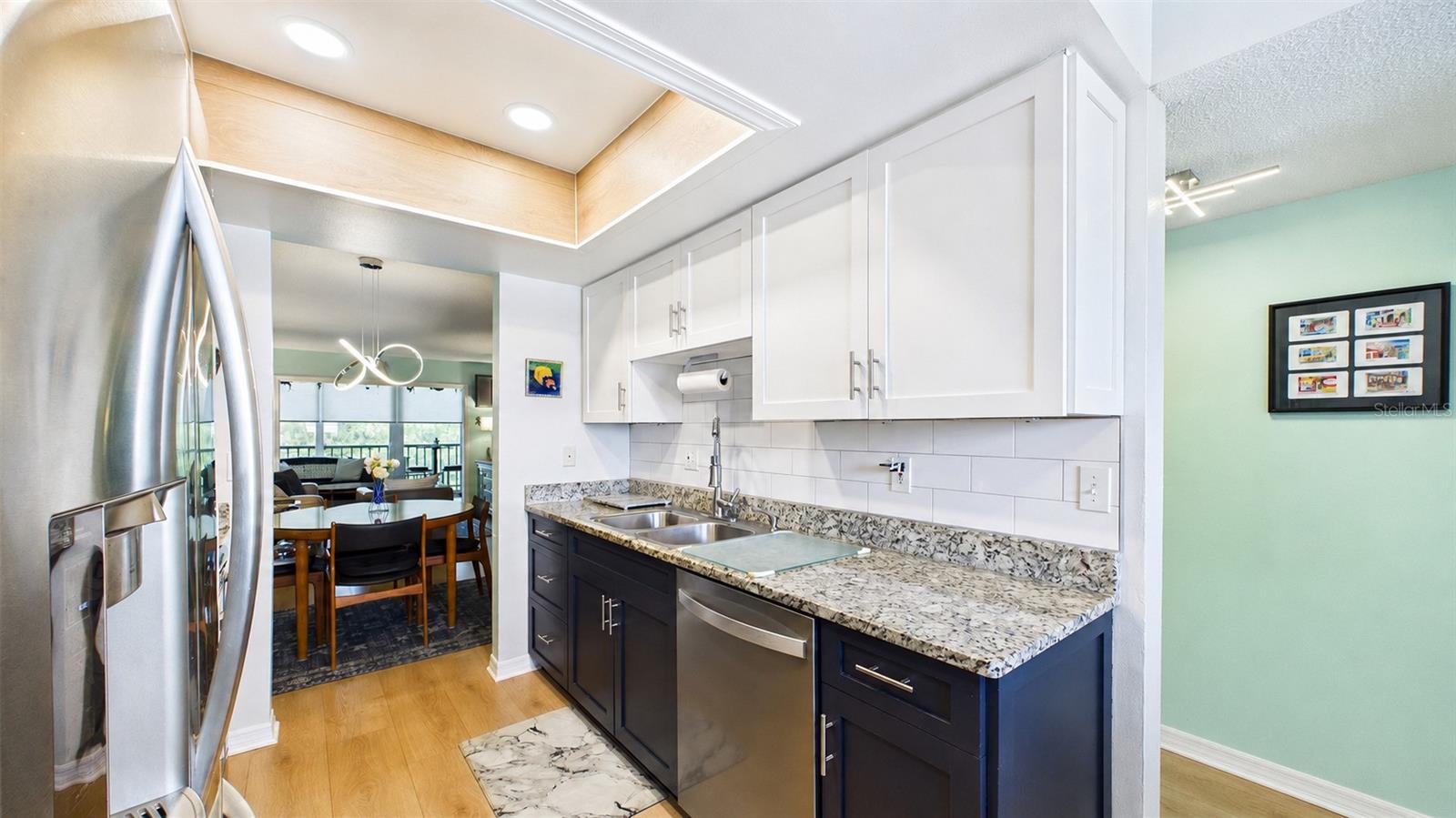 Listing photo id 3 for 5775 Park Street N 410