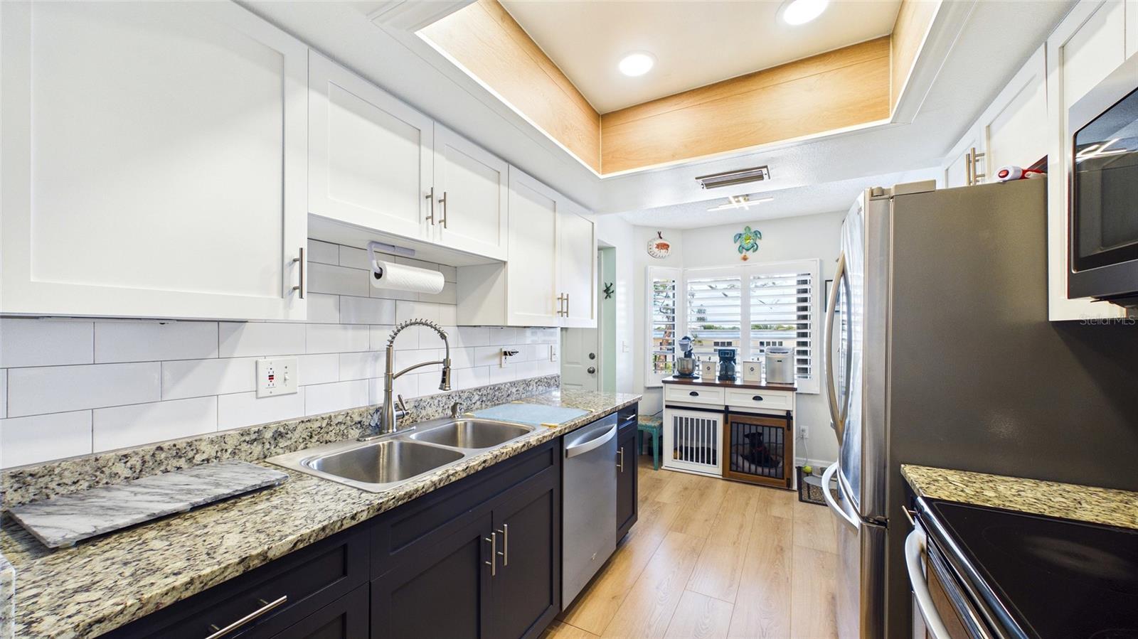 Listing photo id 5 for 5775 Park Street N 410