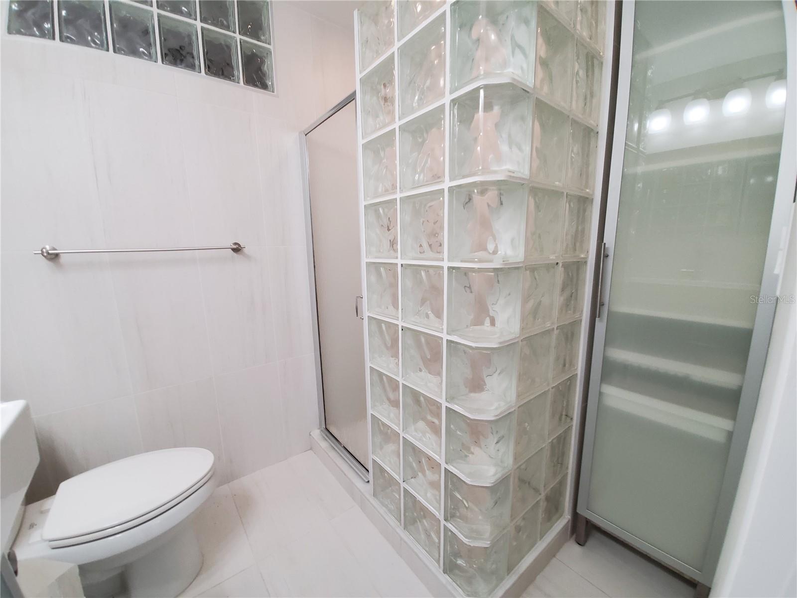 Image 11 of 27 For 5015 Eastchester Drive