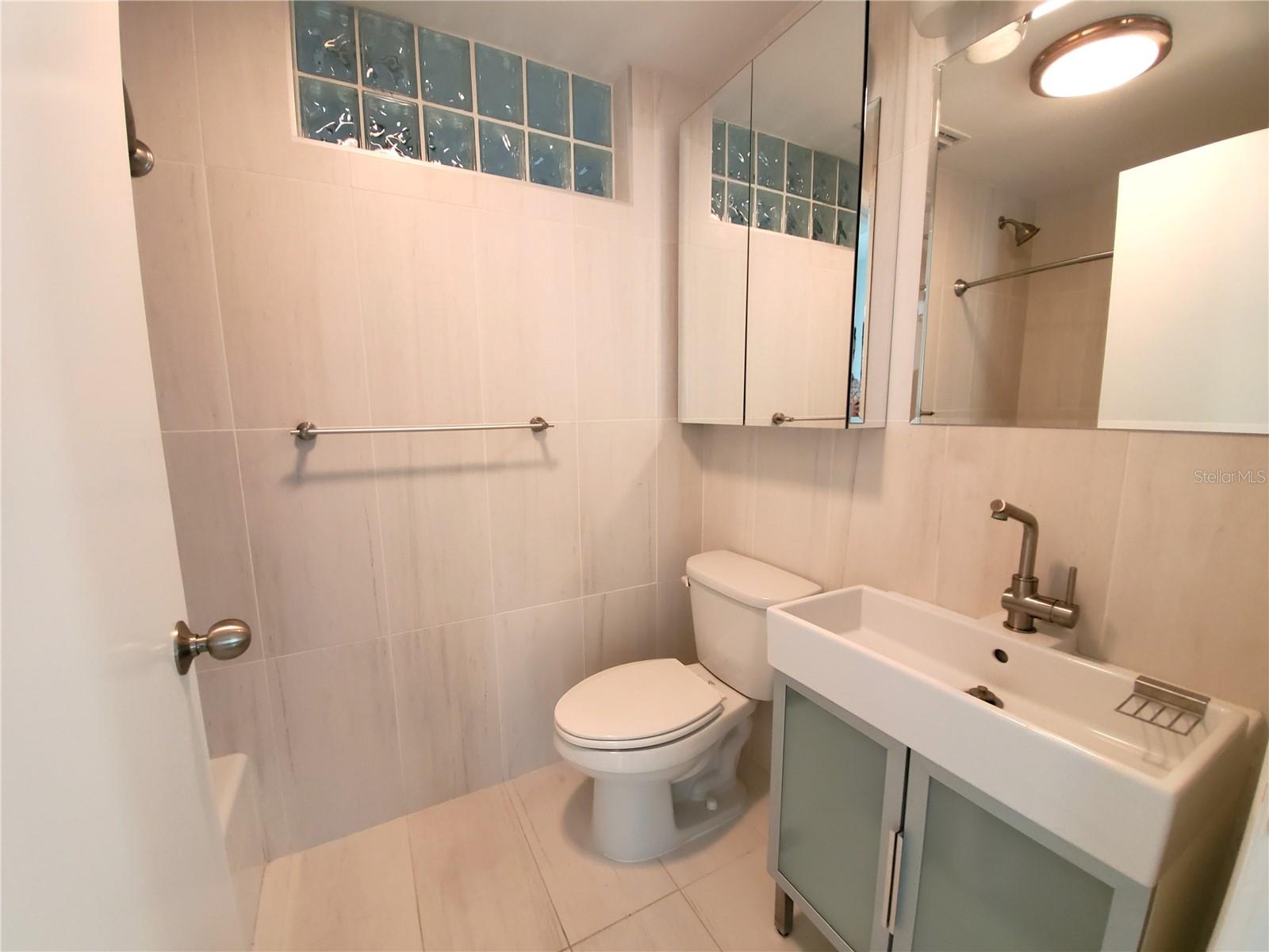 Image 15 of 27 For 5015 Eastchester Drive