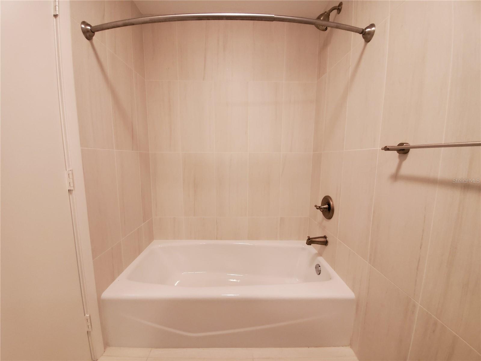 Image 16 of 27 For 5015 Eastchester Drive