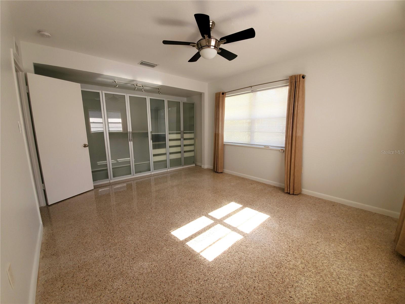 Image 18 of 27 For 5015 Eastchester Drive