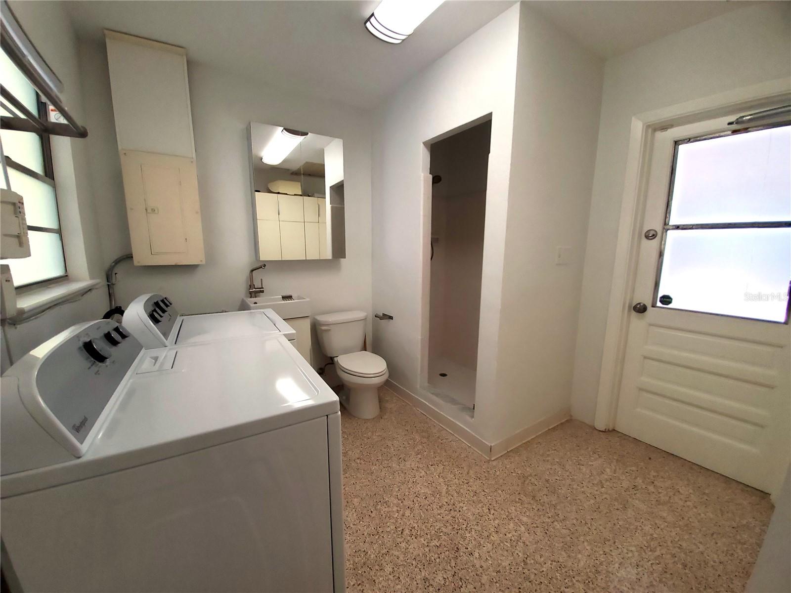 Image 19 of 27 For 5015 Eastchester Drive