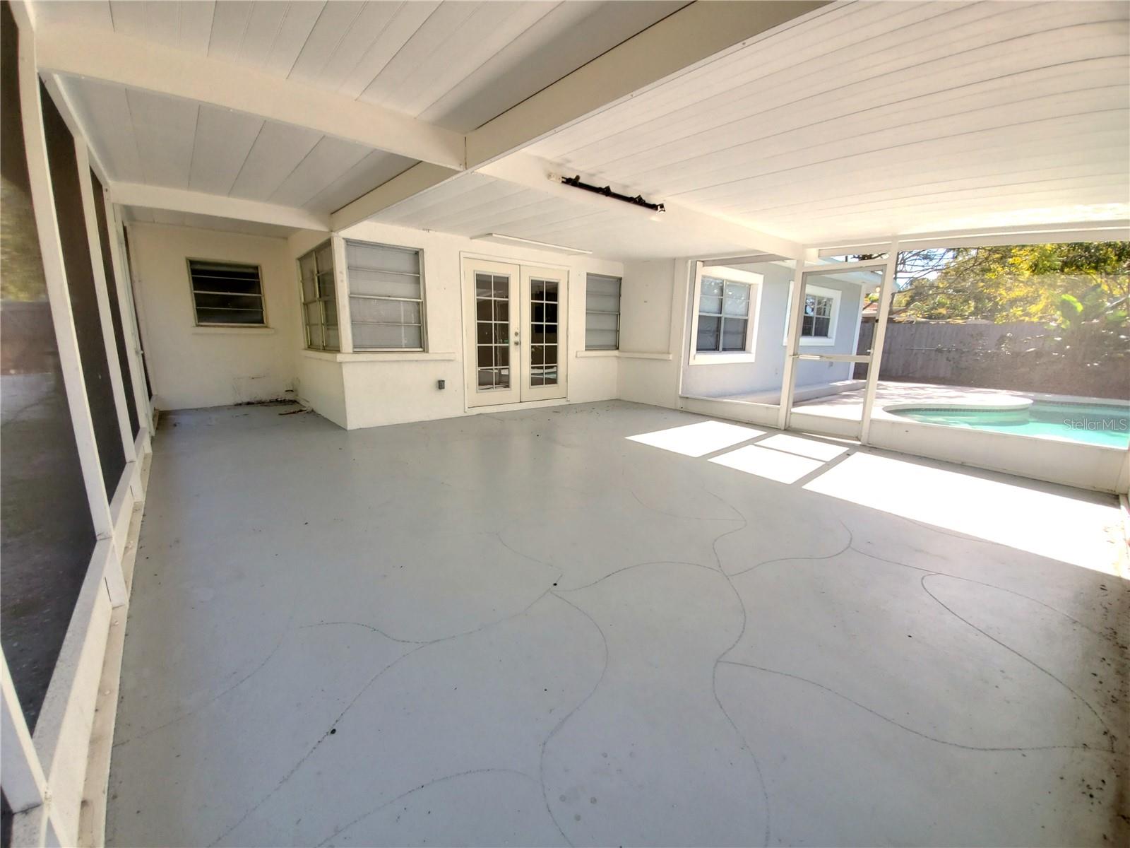 Image 22 of 27 For 5015 Eastchester Drive
