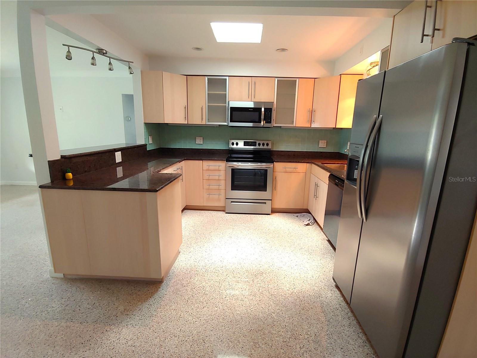 Image 5 of 27 For 5015 Eastchester Drive