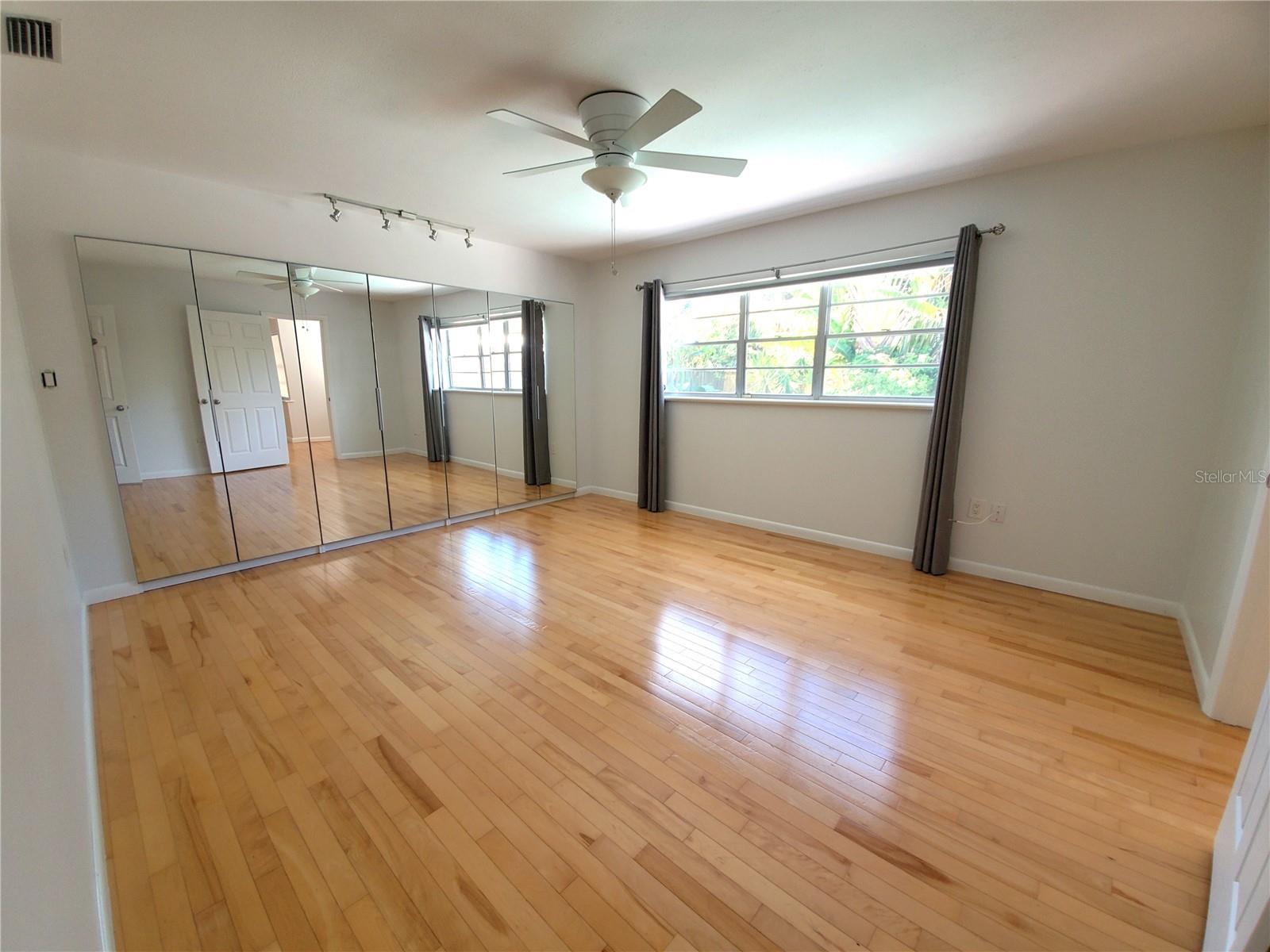 Image 9 of 27 For 5015 Eastchester Drive