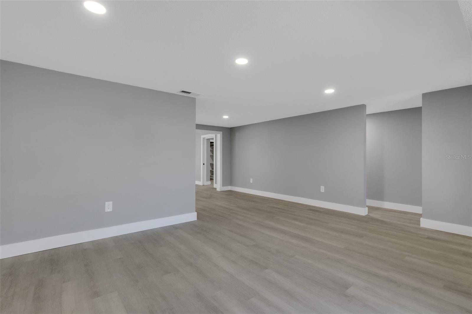 Image 17 of 70 For 4645 Hunter Ridge Drive