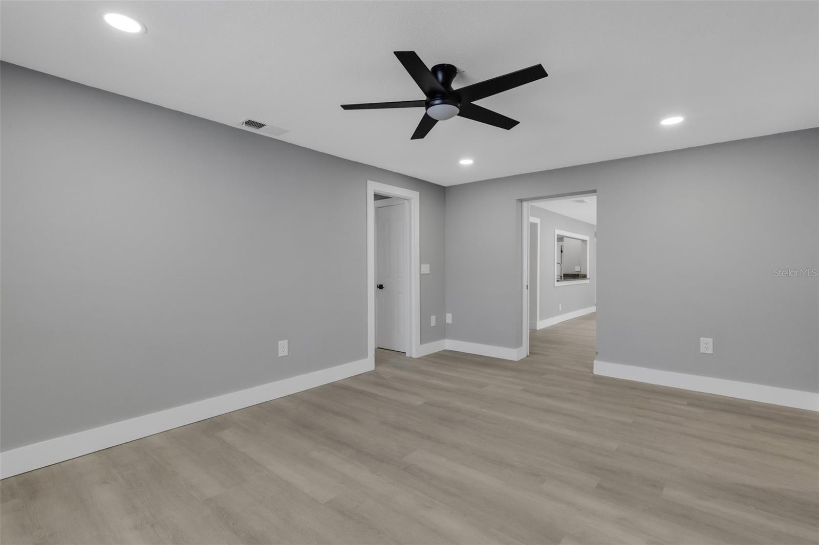 Image 42 of 70 For 4645 Hunter Ridge Drive
