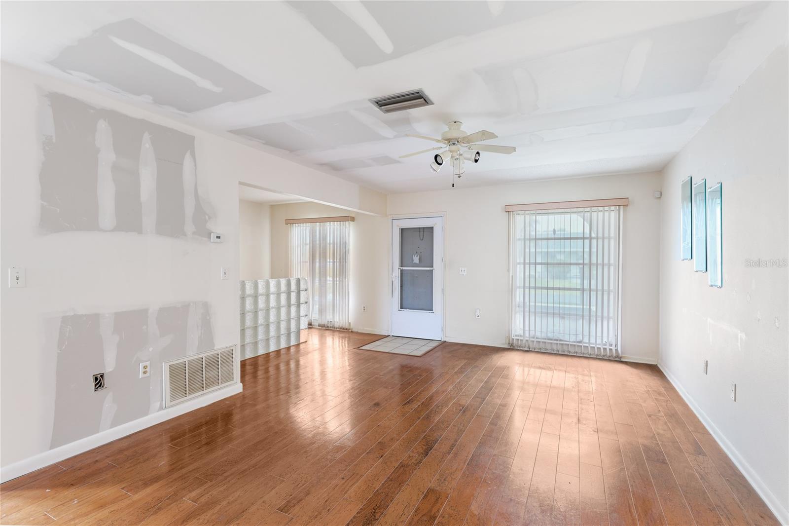 Image 5 of 31 For 3403 41st Street W 19