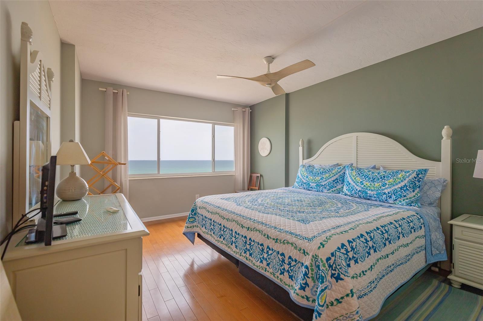 Image 17 of 25 For 5300 Gulf Drive 204