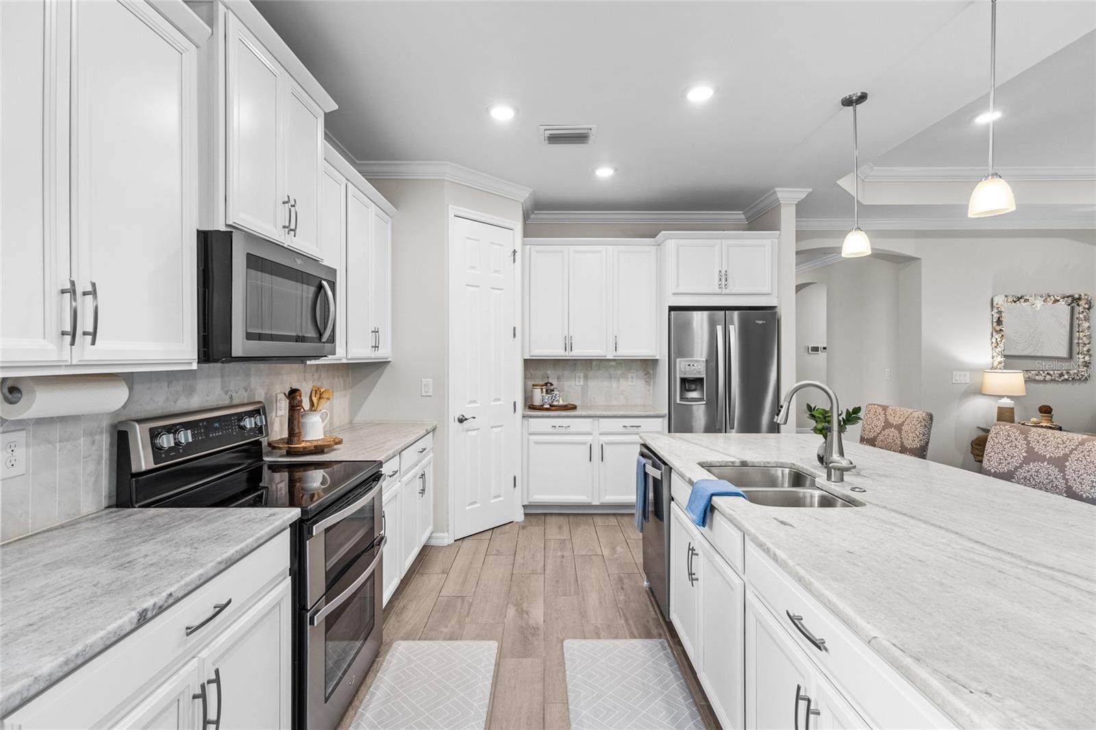 Image 15 of 63 For 352 Toscavilla Boulevard
