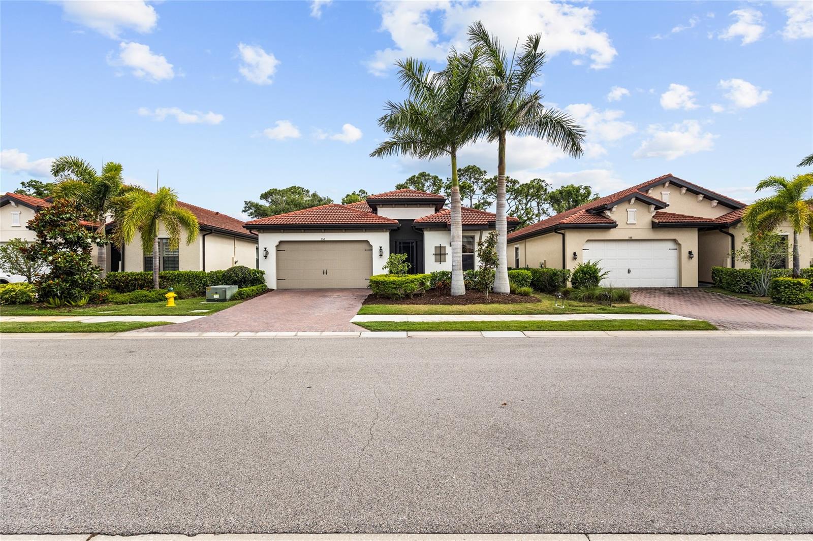 Image 3 of 63 For 352 Toscavilla Boulevard