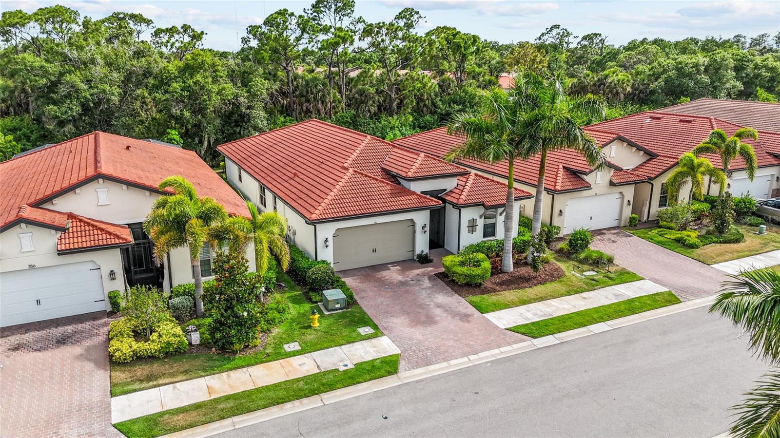 Image 44 of 63 For 352 Toscavilla Boulevard