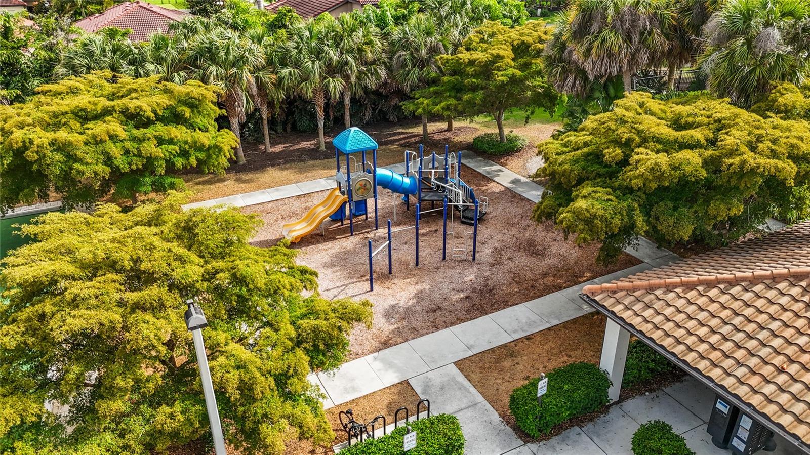 Image 53 of 63 For 352 Toscavilla Boulevard