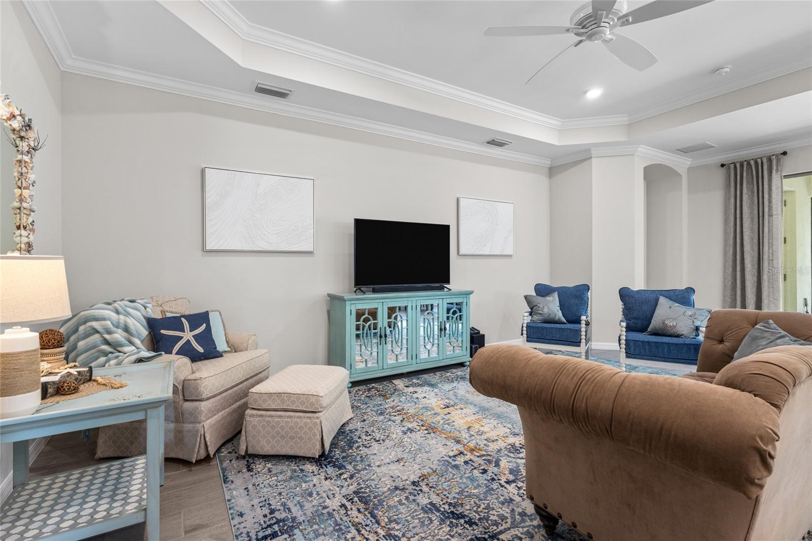 Image 7 of 63 For 352 Toscavilla Boulevard