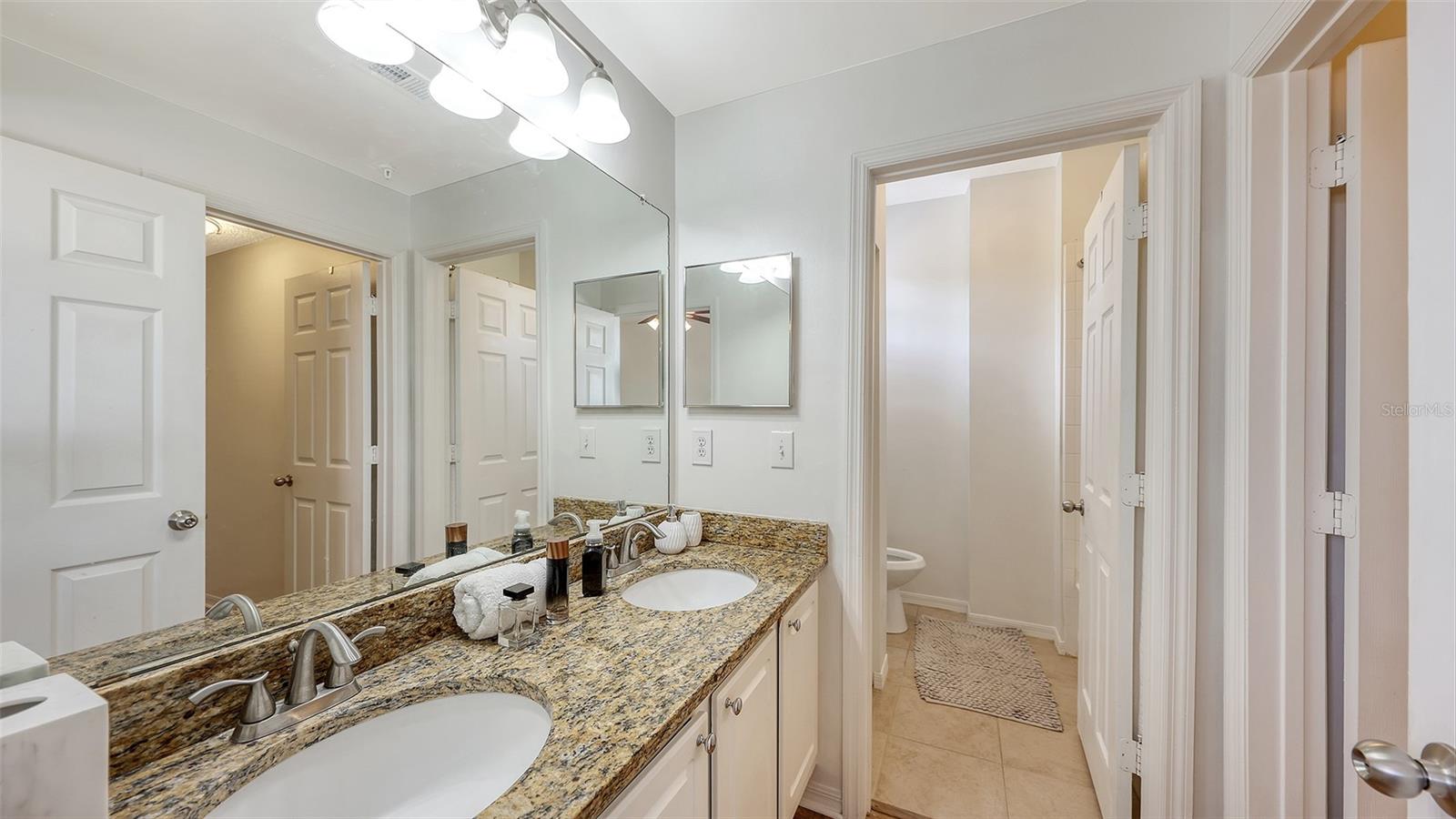 Image 20 of 74 For 5001 Baraldi Circle 22-202