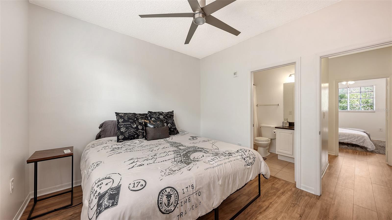 Image 24 of 74 For 5001 Baraldi Circle 22-202